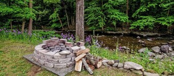Cabin by the Creek with private creek access -