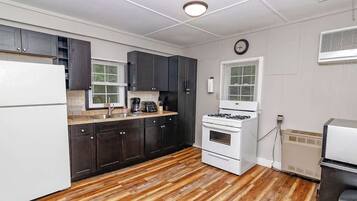 KylskÄp, mikrovÄgsugn, ugn och spishÀll