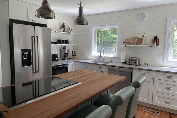 Refrigerador, microondas, horno, placa de cocina