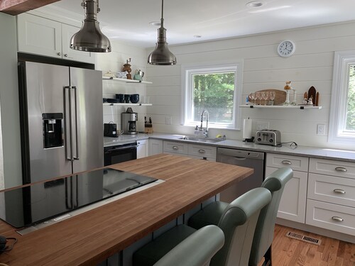 Darien family home on a Cul de Sac with  pond.