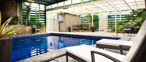 Kolam renang outdoor