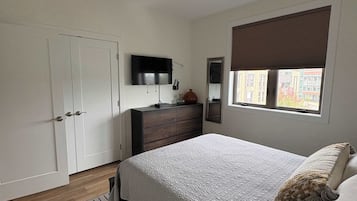 1 slaapkamer, een strijkplank/strijkijzer, wifi, beddengoed