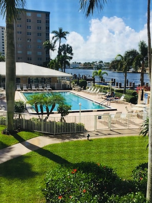 Ulkouima-allas, lämmitetty uima-allas