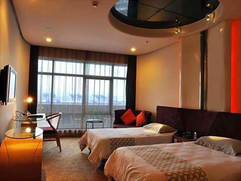 Dazhong Airport Hotel South Building by null