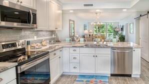 Private kitchen - Lightouse Point 222 (Sanibel)