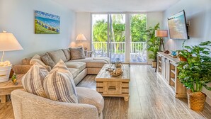 Living room - Lightouse Point 222 (Sanibel)