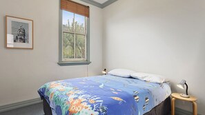 5 bedrooms, iron/ironing board, WiFi