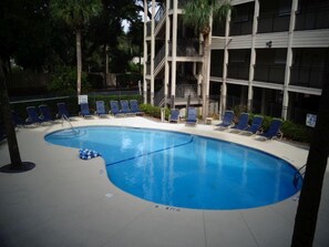 Unclassified image, 2 of 28, button