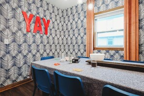 Dining - Large 5BR for Groups – Sleeps 12! Stocked Kitchen (Saint Paul)