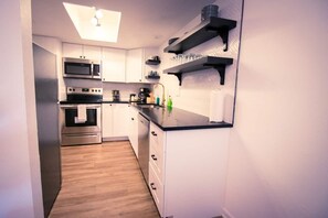 Fridge, microwave, oven, stovetop - Atomic Age (Austin)