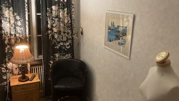 Economy enkelrum | Individuell inredning, unika möbler, skrivbord och arbetsyta för laptop