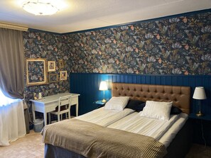 Dobbeltrom – deluxe, 1 kingsize-seng | Individuelt dekorert, individuelt innredet og skrivebord