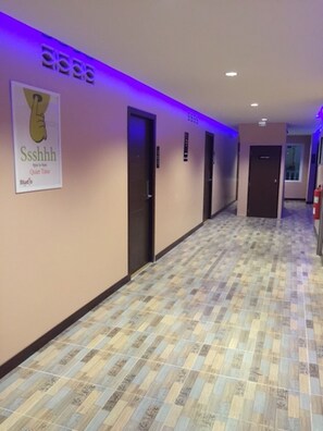 Interior - J P Inn Pattaya Boutique Hotel (Pattaya)