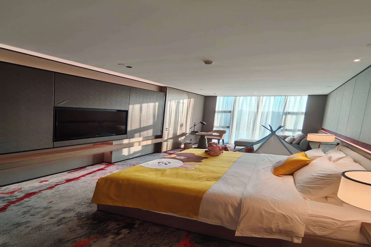 Room, 2 Twin Beds, Non Smoking | In-room safe, desk, blackout drapes, free WiFi