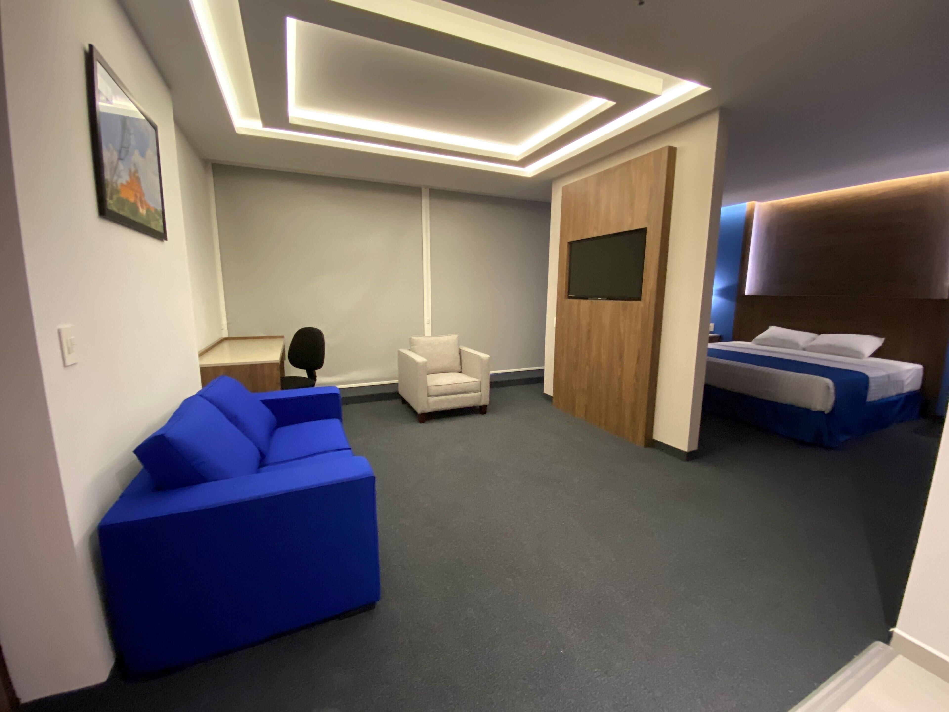 suite, 1 king bed, non smoking | individually decorated, desk, laptop workspace, blackout curtains