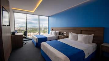 Habitación, 2 camas de matrimonio, no fumadores | Decoración individual, escritorio, espacio para trabajar con un portátil