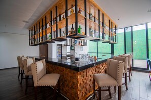 Bar (on property) - Wyndham Puebla Angelopolis (San Andrés Cholula)