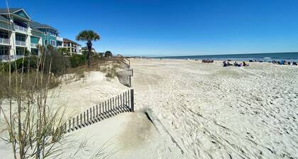 Beautifully updated Burkes Beach home with elevator and private pool