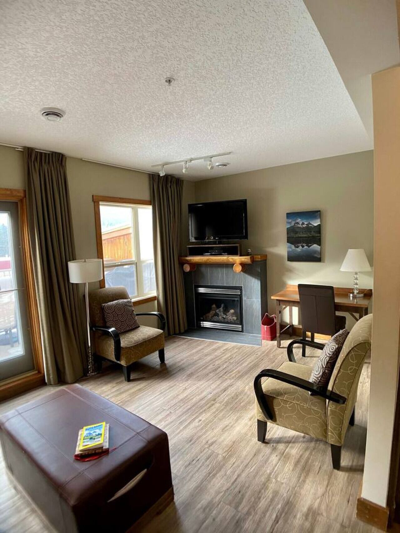 Télévision, cheminée