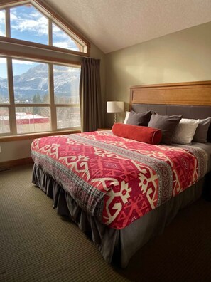 3 soverom, skrivebord, strykejern/-brett og wi-fi