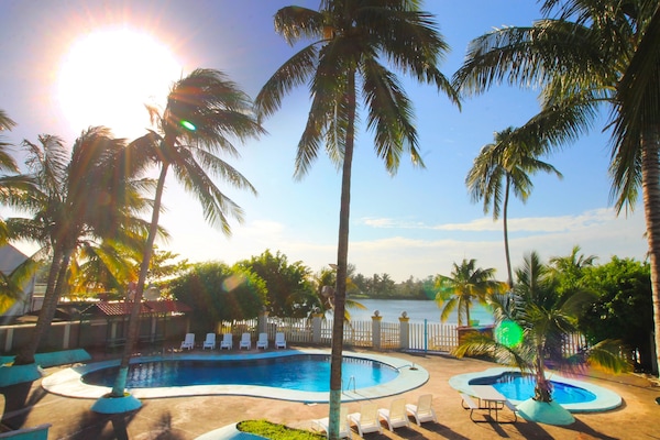 2 outdoor pools, sun loungers