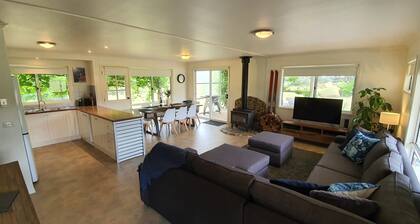 Feathertop Views - Part Alpine ski lodge and part private country estate