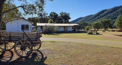 Feathertop Views and Barn