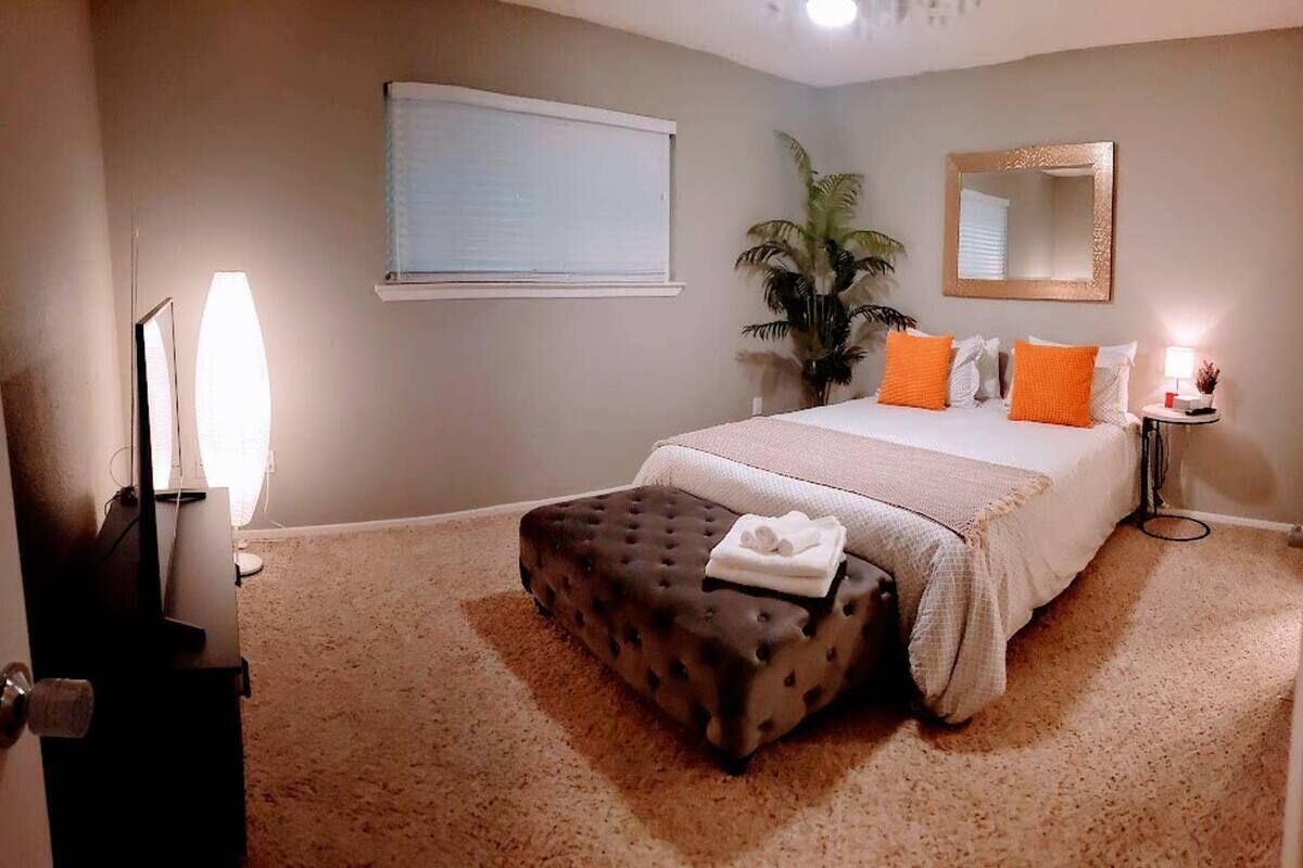 3 bedrooms, iron/ironing board, free WiFi, bed sheets