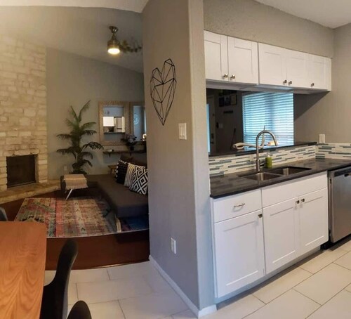 North Austin Hip Duplex