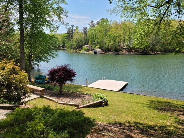 Property grounds - 5 bdrm Lakefront Home-private lake! Accommodates 2-15 guests, great fishing too. (Salem)