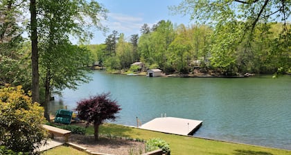 5 bdrm Lakefront Home-private lake! Accommodates 2-15 guests, great fishing too.