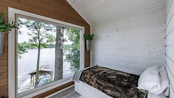 5 bedrooms, free WiFi, bed sheets