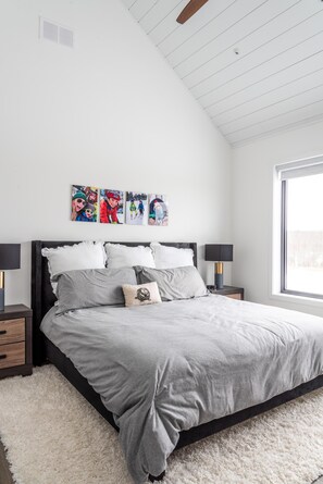 5 bedrooms, WiFi, bed sheets