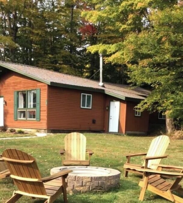 Property grounds - Killington / Mendon  CLEAN, 2 bedroom cabin (Mendon)