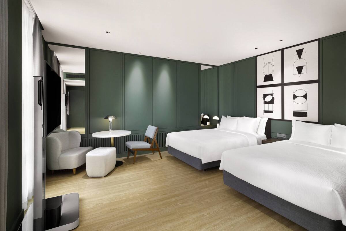 Phòng Premier, 2 giường đôi | Bộ đồ giường cao cấp, chăn bông, minibar, két bảo mật tại phòng 
