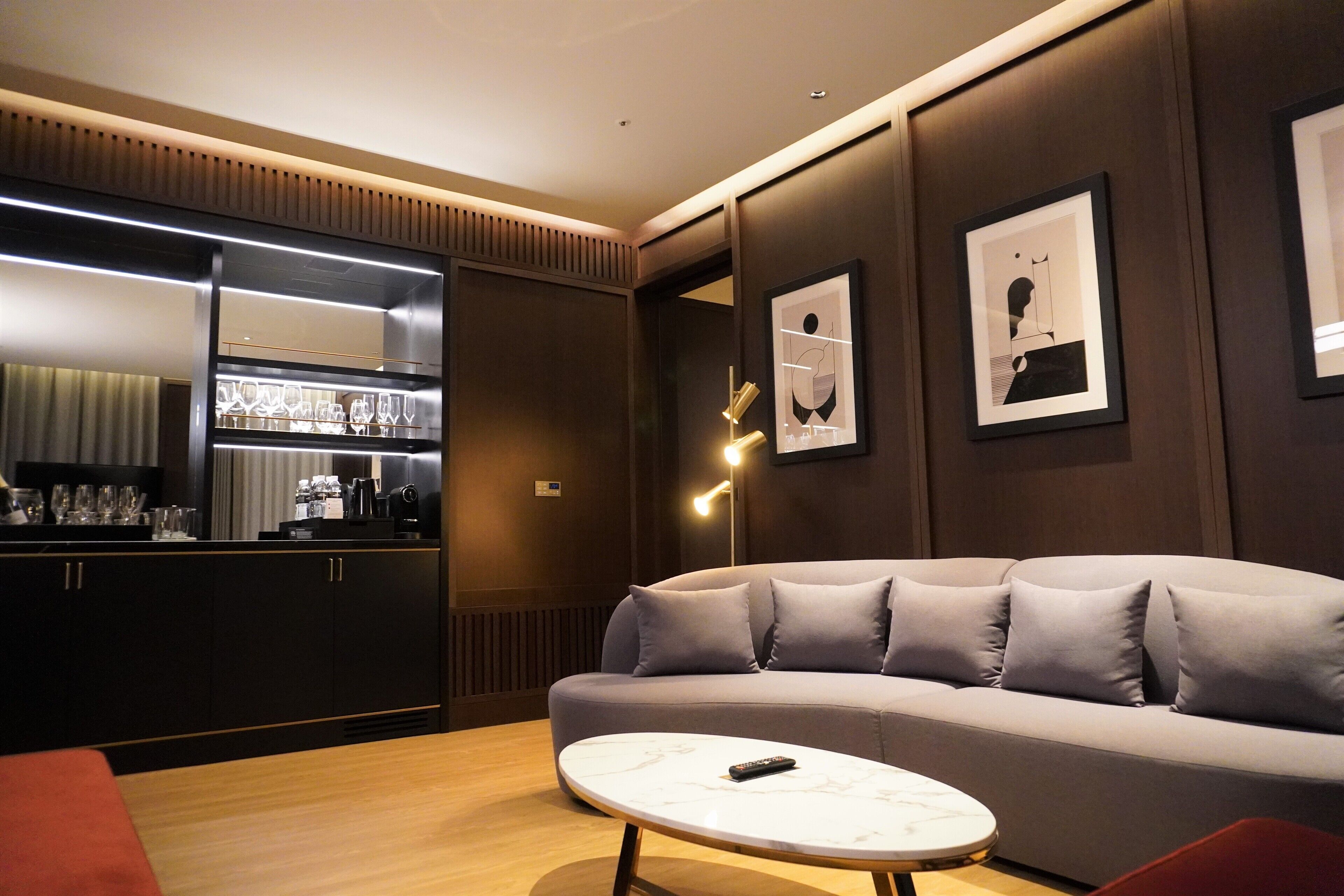 premium bedding, down duvets, minibar, in-room safe