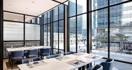 GRAVITY JOSUN Seoul Pangyo, Autograph Collection