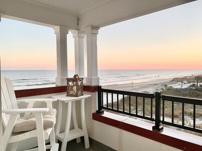OCEANFRONT CONDO AMAZING VIEWS OF TOPSAIL BEACHES!