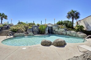 Outdoor pool - OCEANFRONT CONDO AMAZING VIEWS OF TOPSAIL BEACHES! (North Topsail Beach)