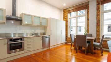 Studio | Private kitchen | Full-sized fridge, microwave, oven, stovetop