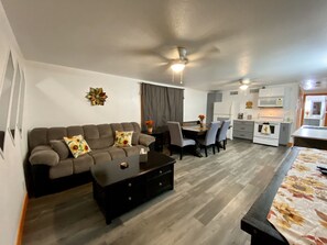 Smart TV, music library, video library, stereo