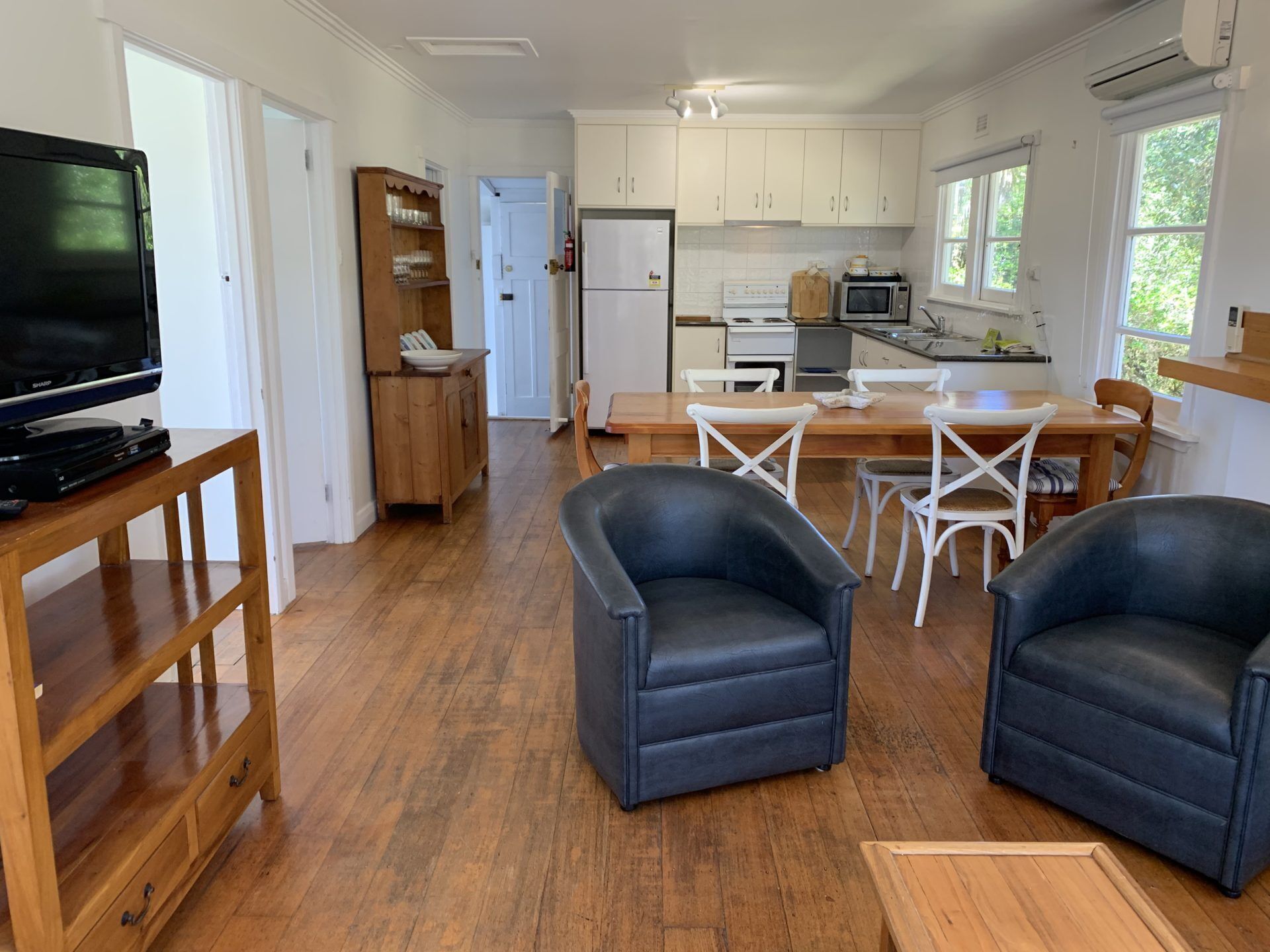 Perfect seaside cottage — image 12