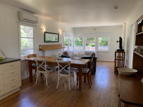 Perfect seaside cottage