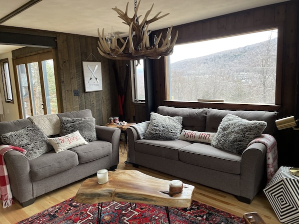 Smart-TV, Kamin, Drucker