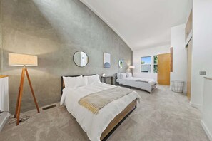 2 多间卧室、熨斗/熨衣板、WiFi、床单