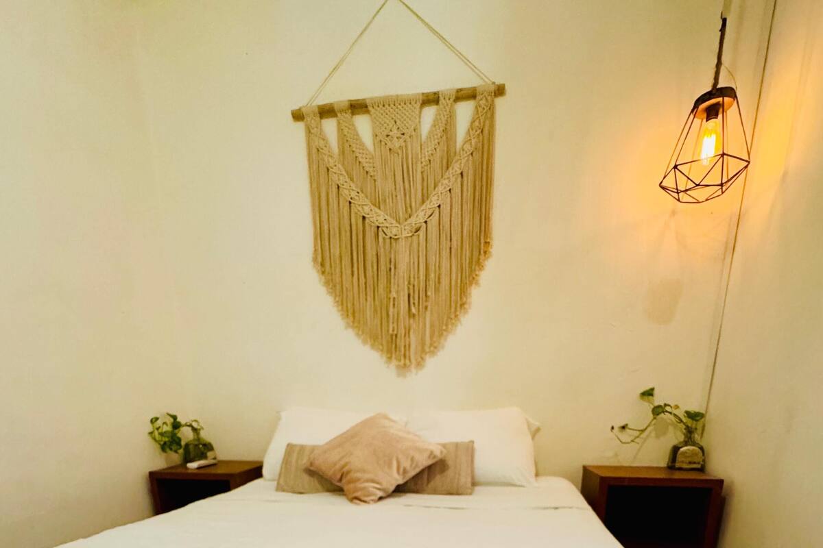 Queen Suite Deluxe | Truy cập Internet không dây miễn phí, bộ trải giường 