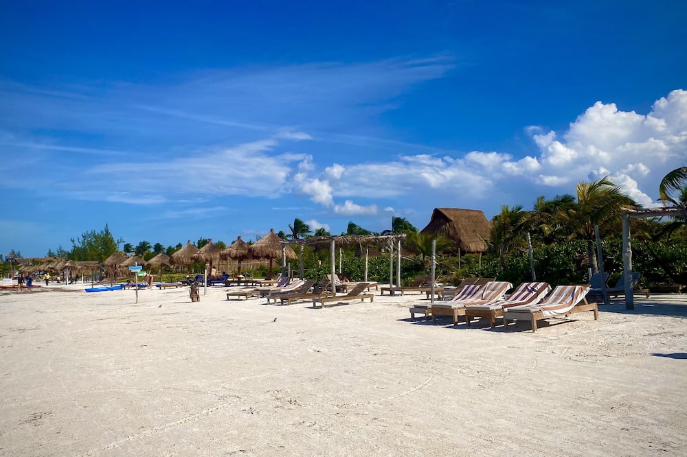 AKBAL Holbox
