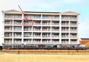 Exterior - Prized 5th floor oceanfront location! (Hampton)