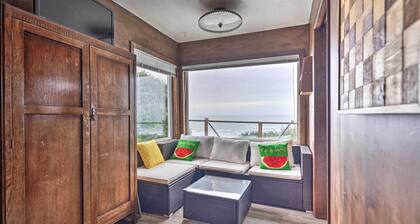 Serenity By The Sea - Chic Oceanfront Home w/ Deck