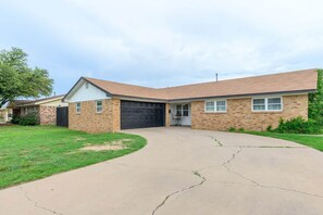 Exterior - The Bright Home in Odessa TX (Odessa)